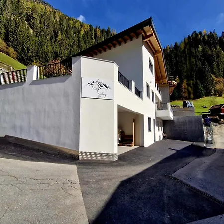 Apartmán In Pitztal Near Glacier Oberlehn